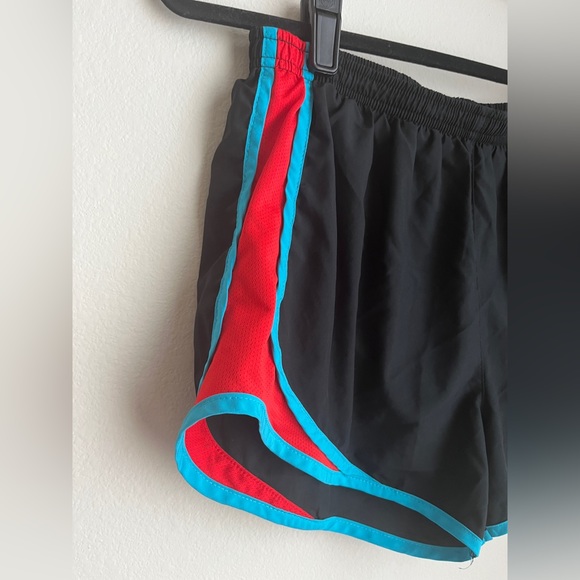 Nike Dri-Fit Running Shorts - Picture 2 of 4